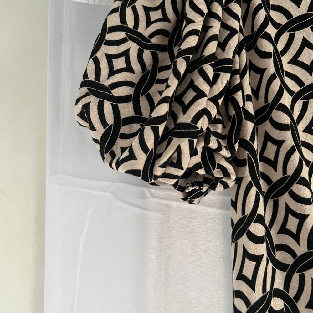 I C E Women’s Black Cream Knot Side Wrap Dress Size 10 EUC - Picture 5 of 9